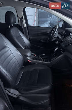 Внедорожник / Кроссовер Ford Escape 2012 в 