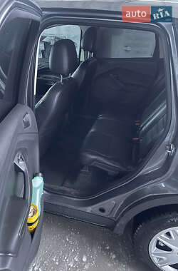 Внедорожник / Кроссовер Ford Escape 2012 в 