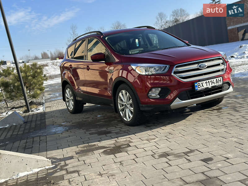 Внедорожник / Кроссовер Ford Escape 2018 в Хмельницком