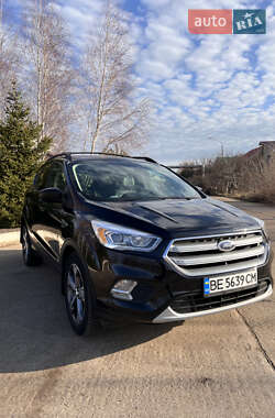 Внедорожник / Кроссовер Ford Escape 2017 в 