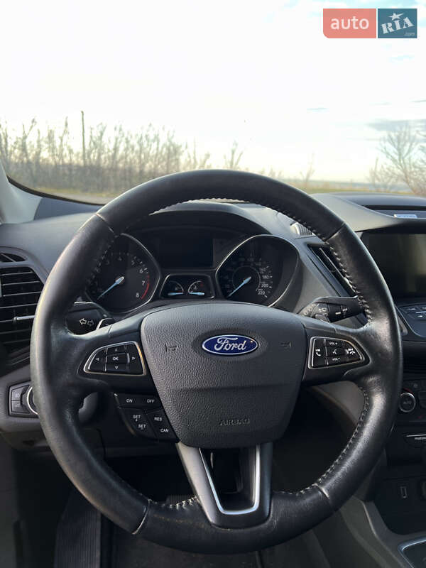 Внедорожник / Кроссовер Ford Escape 2017 в Южноукраинске