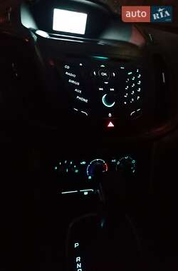Внедорожник / Кроссовер Ford Escape 2012 в 