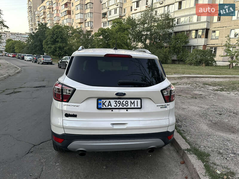 Внедорожник / Кроссовер Ford Escape 2016 в Киеве