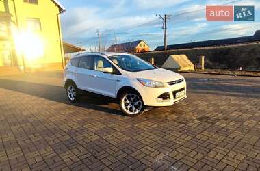 Внедорожник / Кроссовер Ford Escape 2016 в 