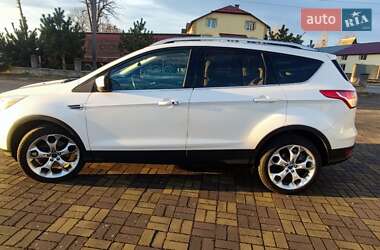 Внедорожник / Кроссовер Ford Escape 2016 в 
