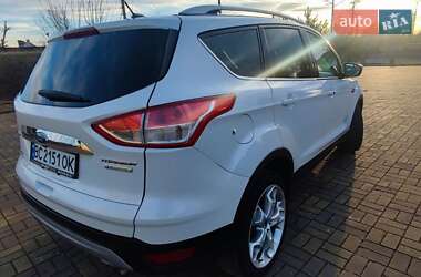 Внедорожник / Кроссовер Ford Escape 2016 в 