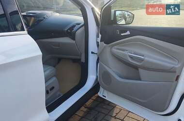 Внедорожник / Кроссовер Ford Escape 2016 в 