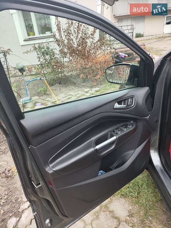 Внедорожник / Кроссовер Ford Escape 2013 в Кременце