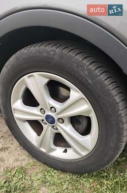 Внедорожник / Кроссовер Ford Escape 2013 в Кременце