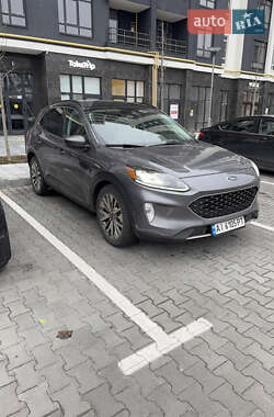 Внедорожник / Кроссовер Ford Escape 2021 в 