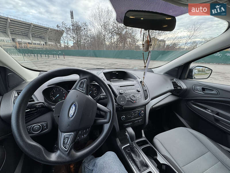 Внедорожник / Кроссовер Ford Escape 2016 в Ивано-Франковске