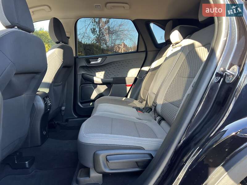Позашляховик / Кросовер Ford Escape 2020 в Львові