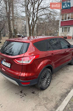 Внедорожник / Кроссовер Ford Escape 2015 в 