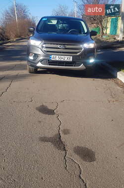 Внедорожник / Кроссовер Ford Escape 2018 в 