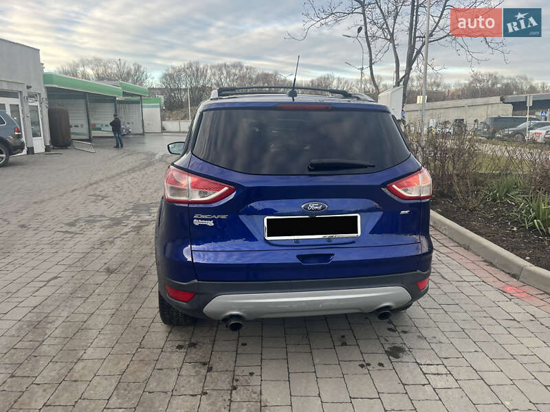 Внедорожник / Кроссовер Ford Escape 2015 в Ивано-Франковске