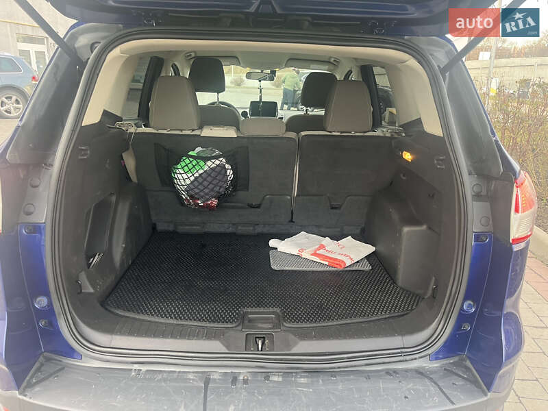 Внедорожник / Кроссовер Ford Escape 2015 в Ивано-Франковске