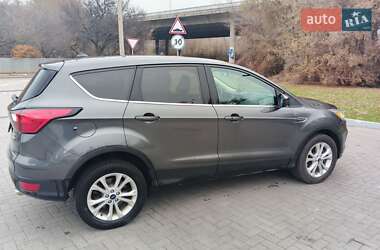 Внедорожник / Кроссовер Ford Escape 2019 в 