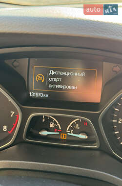 Внедорожник / Кроссовер Ford Escape 2016 в 