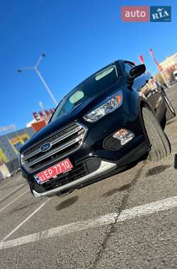 Позашляховик / Кросовер Ford Escape 2017 в Чернівцях