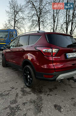 Внедорожник / Кроссовер Ford Escape 2018 в 