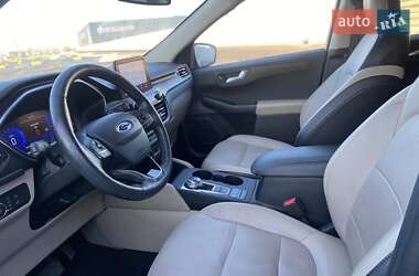 Внедорожник / Кроссовер Ford Escape 2020 в 