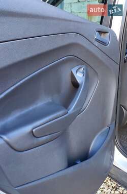 Позашляховик / Кросовер Ford Escape 2014 в 