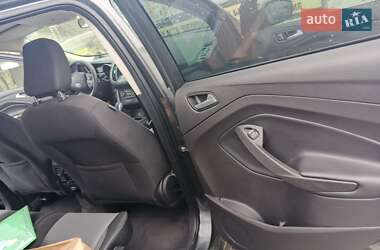 Внедорожник / Кроссовер Ford Escape 2019 в 