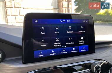 Внедорожник / Кроссовер Ford Escape 2020 в 