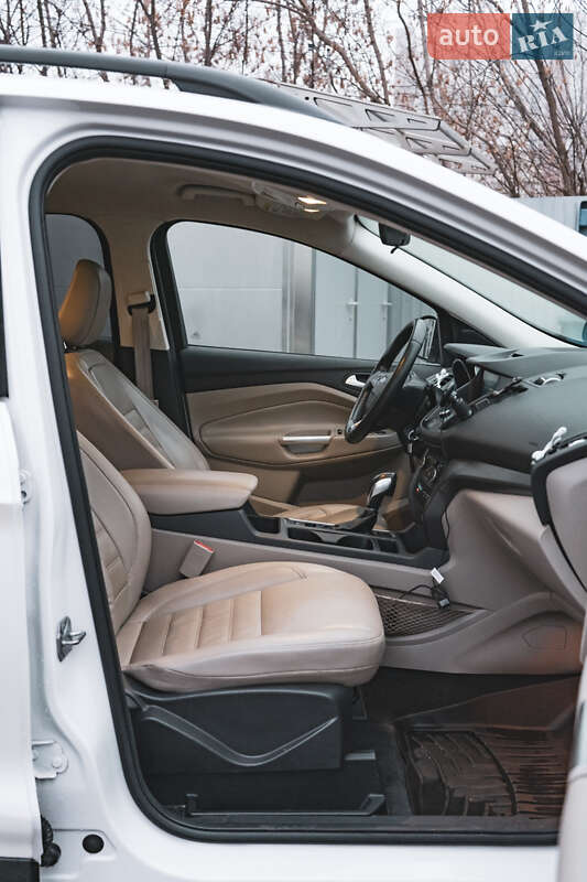 Внедорожник / Кроссовер Ford Escape 2017 в Киеве
