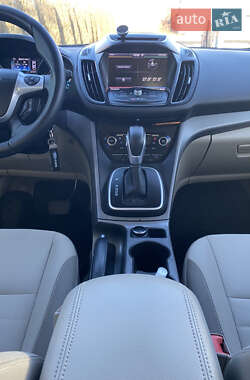 Внедорожник / Кроссовер Ford Escape 2013 в 