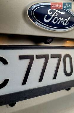 Внедорожник / Кроссовер Ford Escape 2016 в 