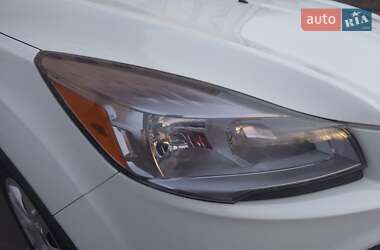Позашляховик / Кросовер Ford Escape 2013 в 