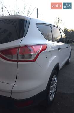 Позашляховик / Кросовер Ford Escape 2013 в 