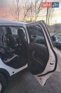 Позашляховик / Кросовер Ford Escape 2013 в 