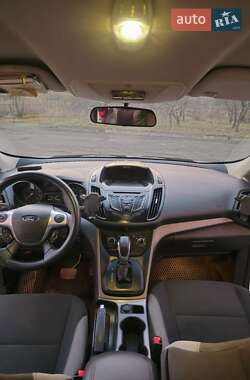 Позашляховик / Кросовер Ford Escape 2013 в 
