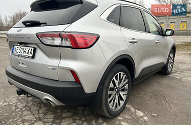 Внедорожник / Кроссовер Ford Escape 2020 в 
