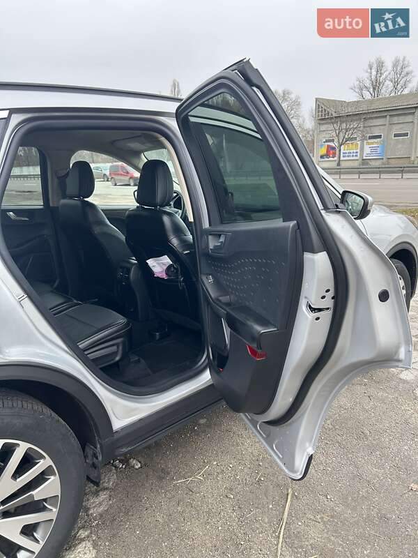 Внедорожник / Кроссовер Ford Escape 2020 в Днепре