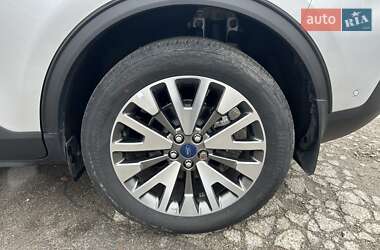 Внедорожник / Кроссовер Ford Escape 2020 в 