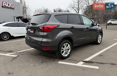 Внедорожник / Кроссовер Ford Escape 2019 в Киеве