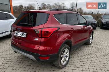 Внедорожник / Кроссовер Ford Escape 2019 в 