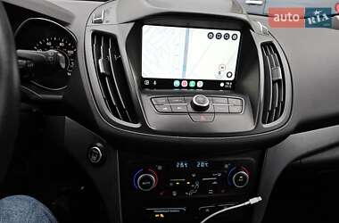 Внедорожник / Кроссовер Ford Escape 2019 в 