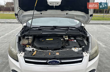 Внедорожник / Кроссовер Ford Escape 2012 в 