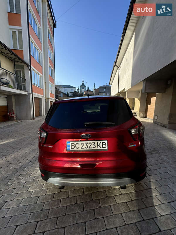 Внедорожник / Кроссовер Ford Escape 2016 в Мостиске