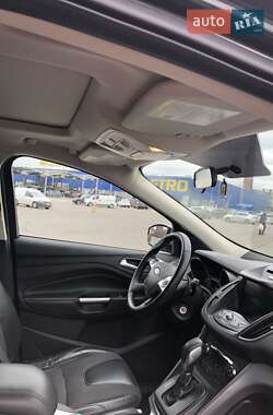 Внедорожник / Кроссовер Ford Escape 2015 в 