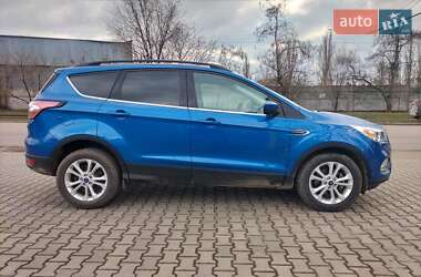 Внедорожник / Кроссовер Ford Escape 2017 в Николаеве