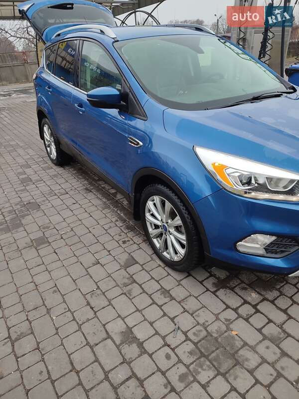 Внедорожник / Кроссовер Ford Escape 2017 в Самборе
