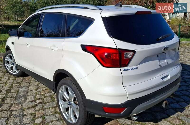Внедорожник / Кроссовер Ford Escape 2019 в Одессе