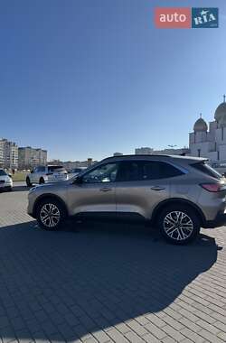 Внедорожник / Кроссовер Ford Escape 2020 в 