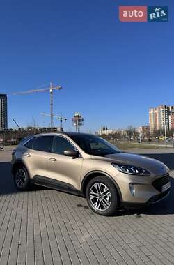 Внедорожник / Кроссовер Ford Escape 2020 в 