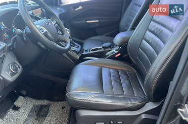 Внедорожник / Кроссовер Ford Escape 2015 в 